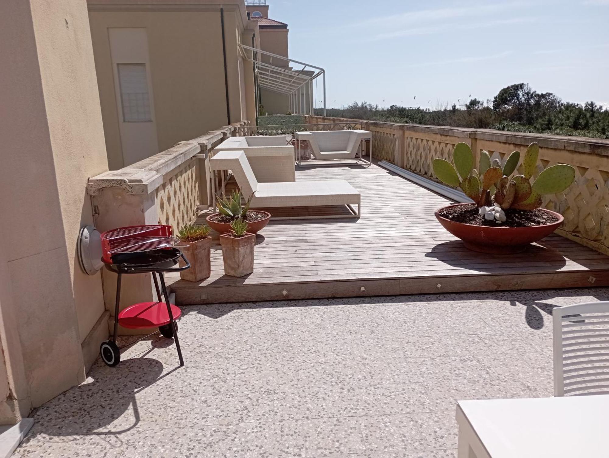 Amazing Sea View Flat Villa Tirrenia Bagian luar foto