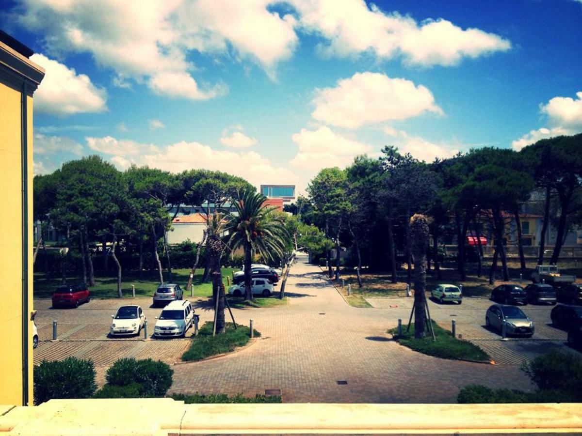 Amazing Sea View Flat Villa Tirrenia Bagian luar foto